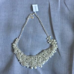 GLASS PEARL CLUSTER BIB NECKLACE